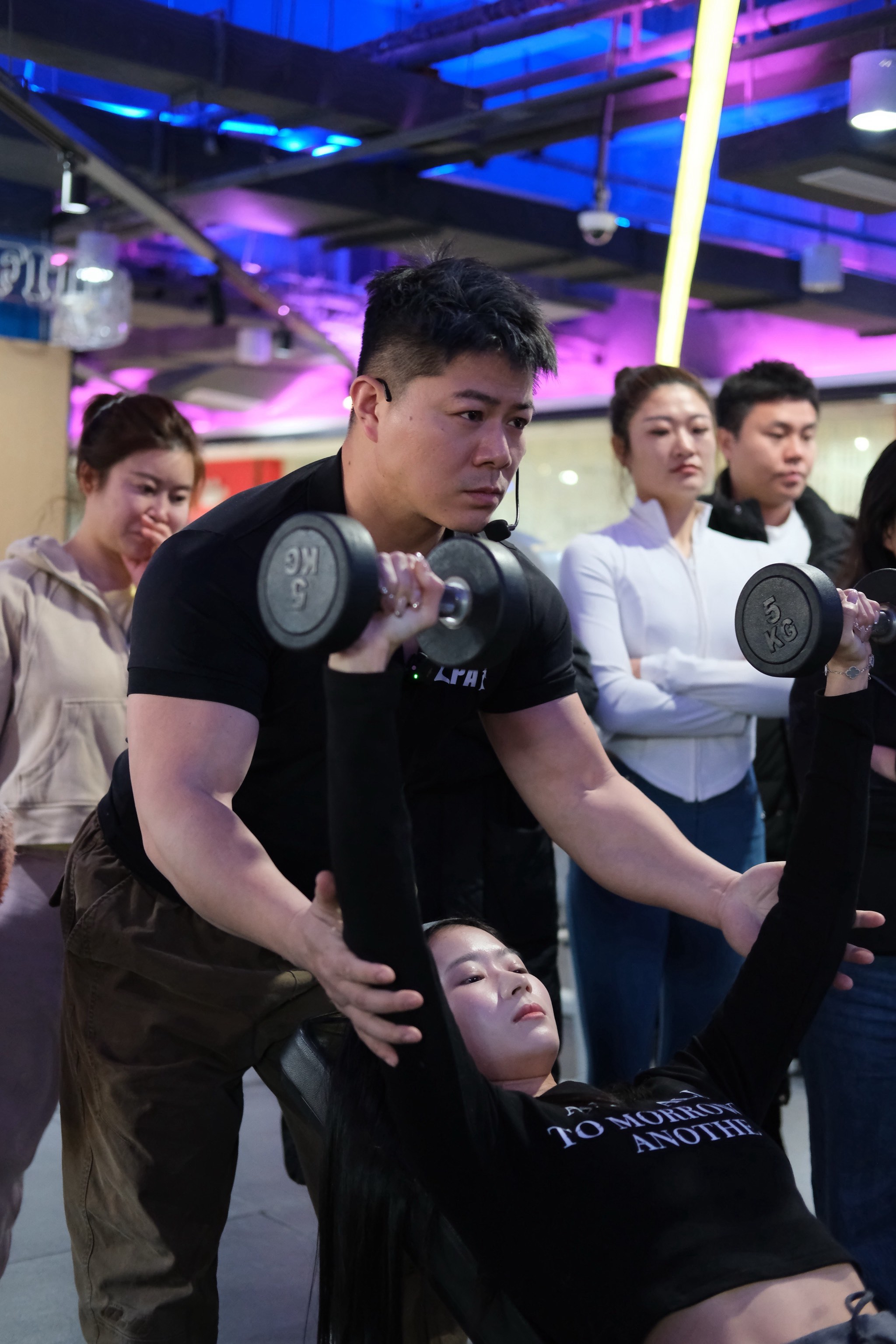 9体育-【训练花絮】核心球员高强度训练的幕后的简单介绍