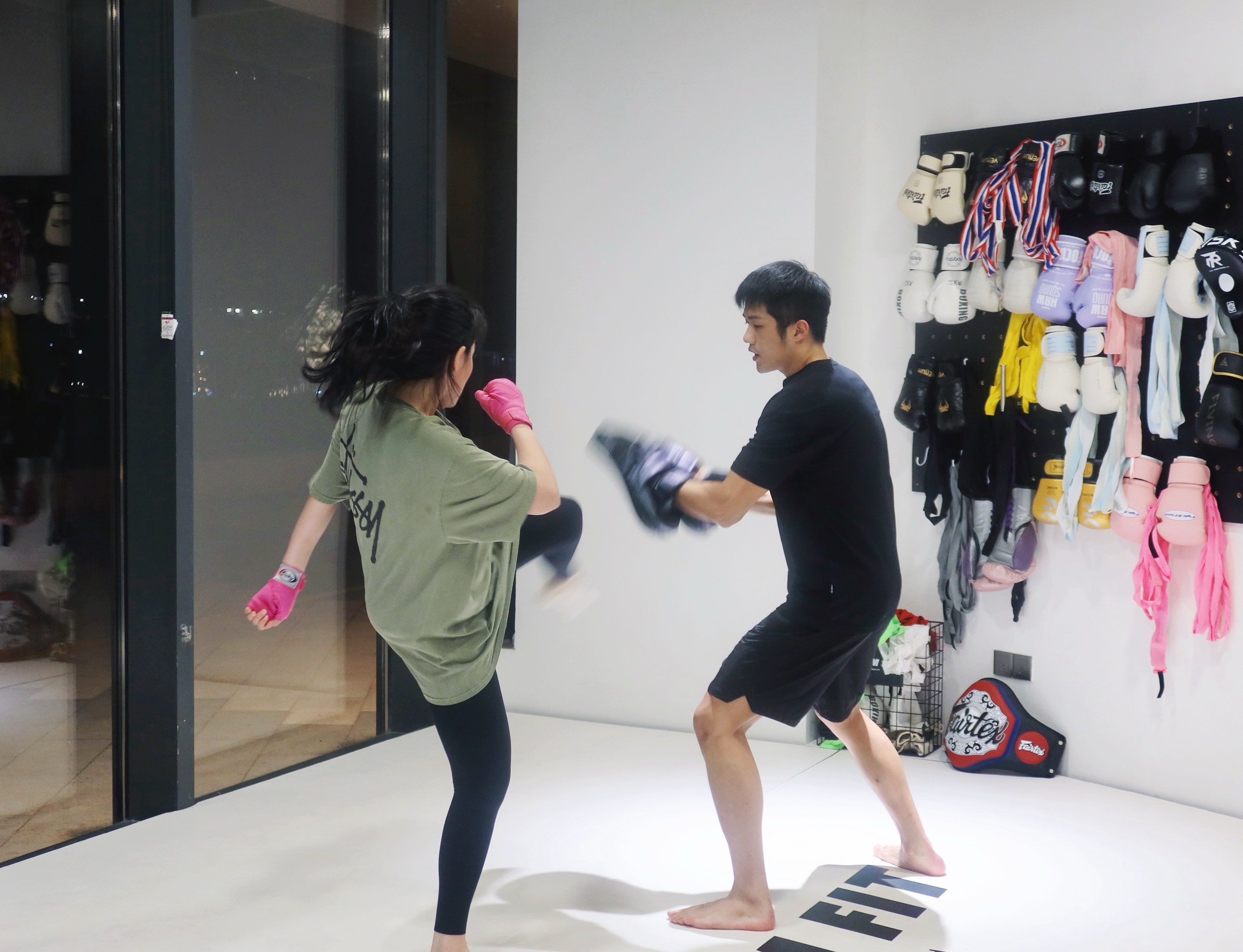 【训练花絮】核心球员高强度训练的幕后的简单介绍