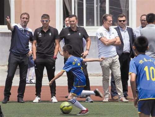 德甲青训体系渐成效,精彩表现引赞赏的简单介绍 德甲青训体系渐成效,精彩表现引赞赏的简单介绍