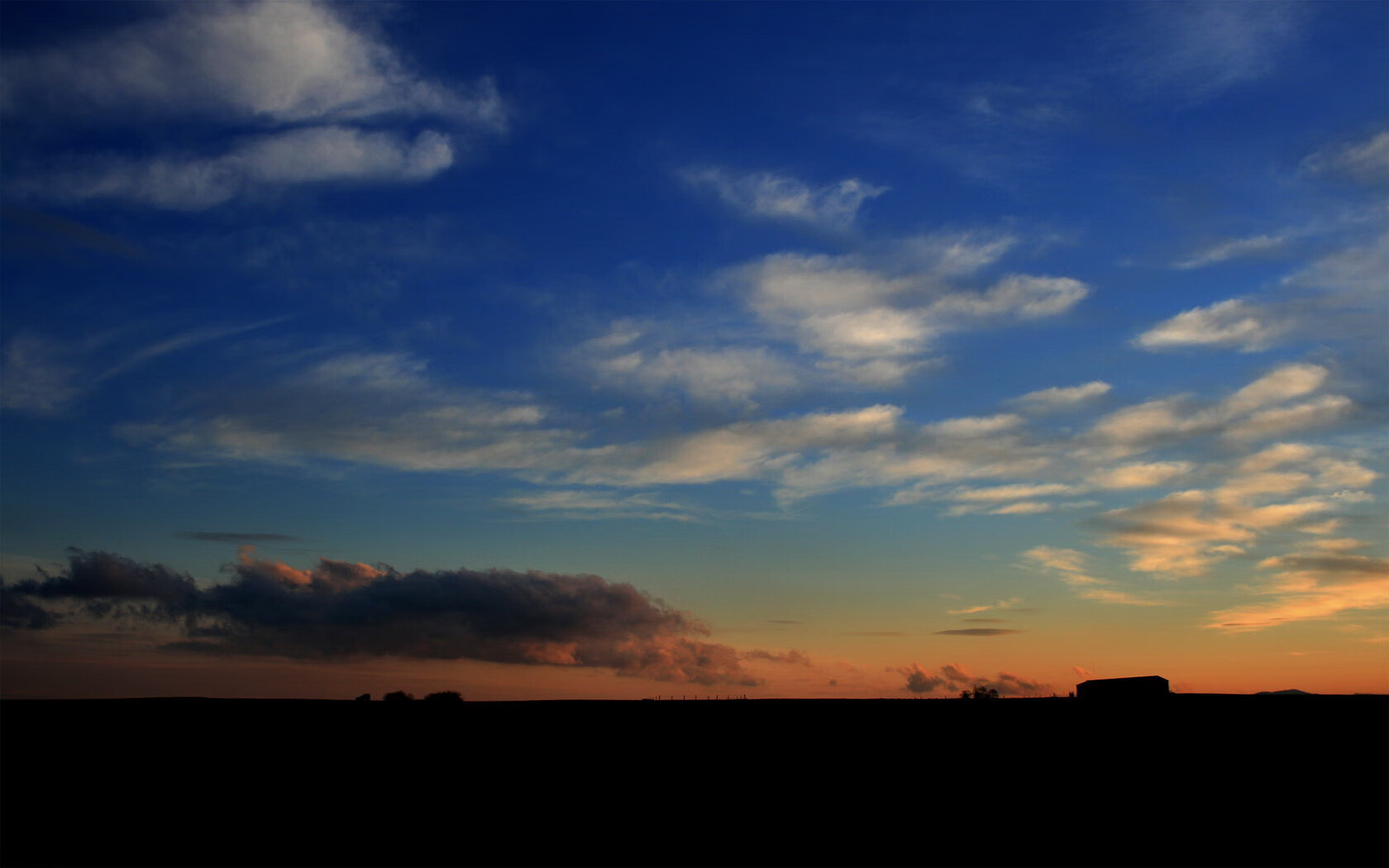 爵士逆转击败骑士，米切尔狂砍一字马状投中绝杀，米切尔22分全队半场18记三分 爵士灭魔术迎九连胜